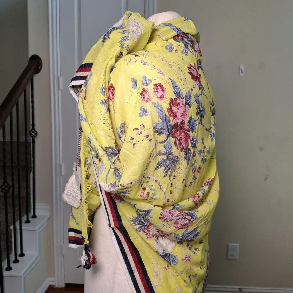 NEW Inouitoosh 78x42 Floral Scarf Wrap 100% Cotton Yellow Red Navy Border Preppy